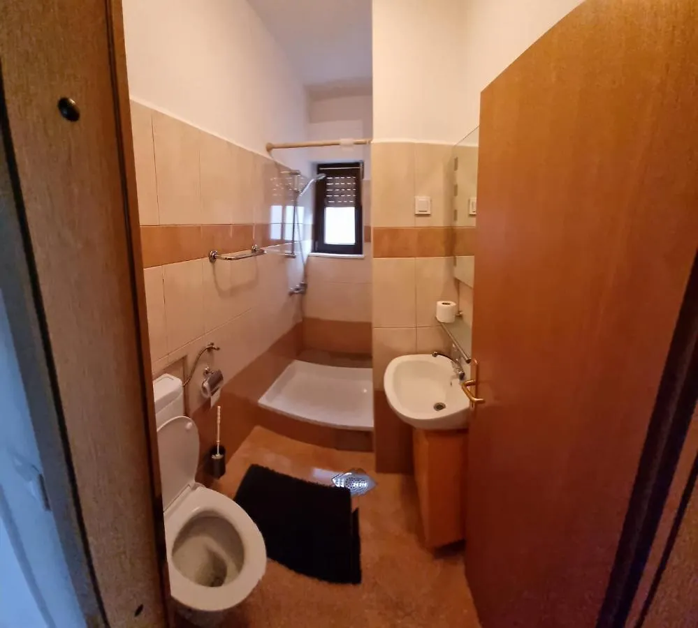 Cornelia Apartments By The Sea Okrug Gornji, Ciovo تروغير