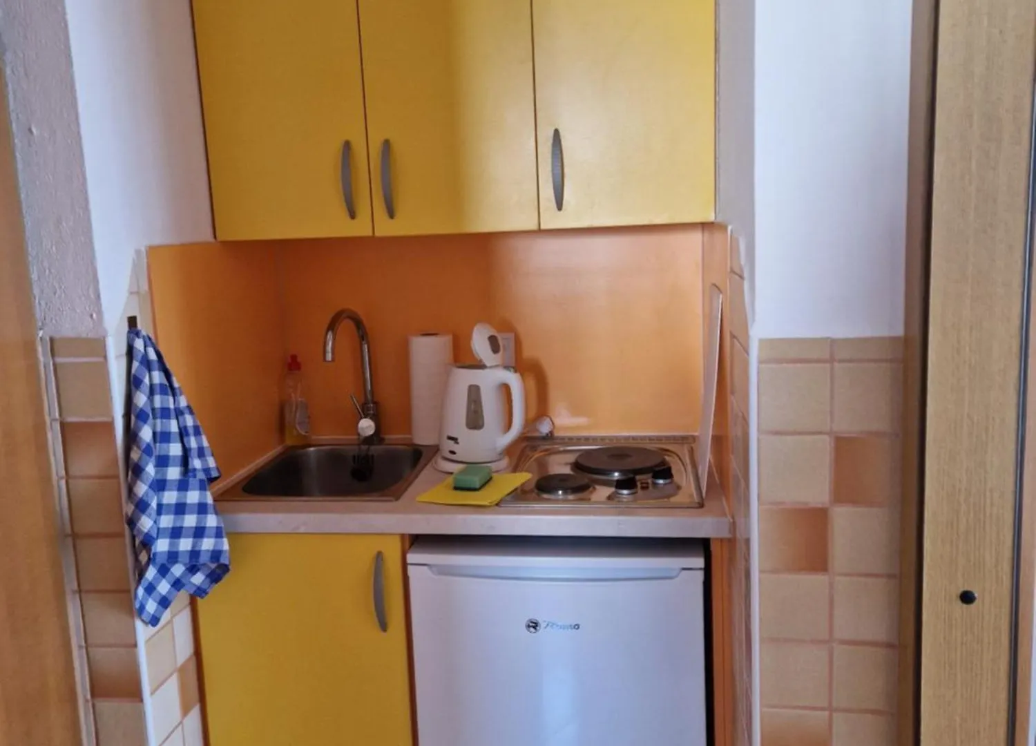 Cornelia Apartments By The Sea Okrug Gornji, Ciovo تروغير كرواتيا