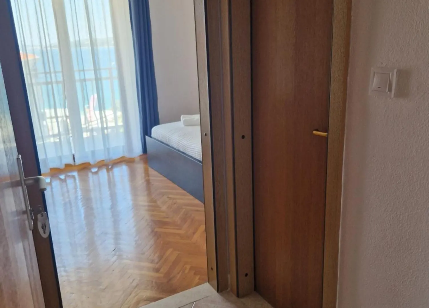 Cornelia Apartments By The Sea Okrug Gornji, Ciovo 特罗吉尔